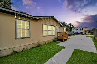 1074 South Ln, Houston, TX 77088 - Photo 28