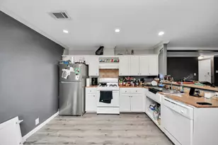 1074 South Ln, Houston, TX 77088 - Photo 8
