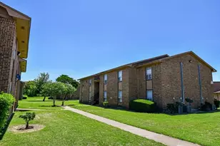 2000 4th St, Hempstead, TX 77445 - Photo 4