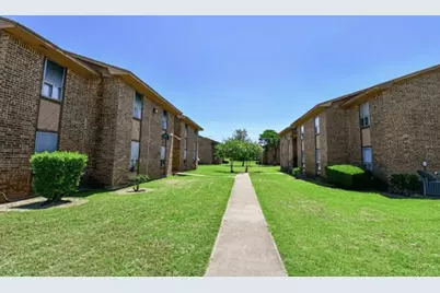 2000 Fourth St, Hempstead, TX 77445 - Photo 2