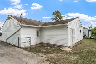 7303 Long Point Rd, Houston, TX 77055 - Photo 22