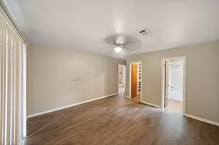 167 Thunderbird Dr, Conroe, TX 77304 - Photo 10