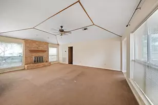 167 Thunderbird Dr, Conroe, TX 77304 - Photo 6