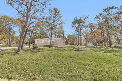 32 E Lake Road, Huntsville, TX 77320 - Photo 2