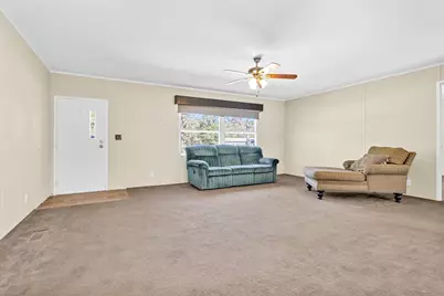 32 E Lake Road, Huntsville, TX 77320 - Photo 10