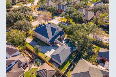 700 Red Oak Lane, Friendswood, TX 77546 - Photo 2