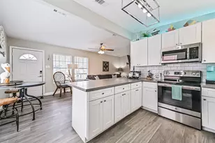 4126 Reeves Dr, Galveston, TX 77554 - Photo 20