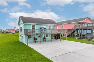 4126 Reeves Dr, Galveston, TX 77554 - Photo 2