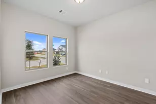 247 Bay Laurel Ct, Alvin, TX 77511 - Photo 8