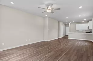 247 Bay Laurel Ct, Alvin, TX 77511 - Photo 10