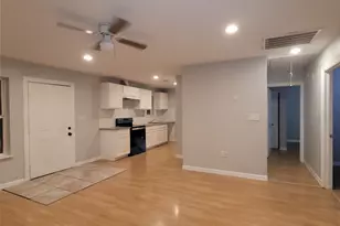 7608 E Magnolia St, Houston, TX 77012 - Photo 8