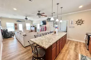 3174 Sea Castle Dr, Crystal Beach, TX 77650 - Photo 6