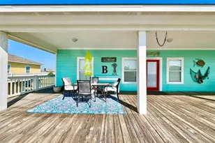 3174 Sea Castle Dr, Crystal Beach, TX 77650 - Photo 4