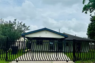 7347 Remegan Rd, Houston, TX 77033 - Photo 38