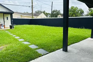 7347 Remegan Rd, Houston, TX 77033 - Photo 34
