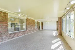 3810 E Peach Hollow Cir, Pearland, TX 77584 - Photo 16