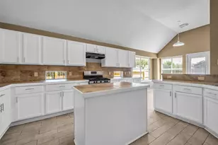 1046 Willersley Ln, Channelview, TX 77530 - Photo 4