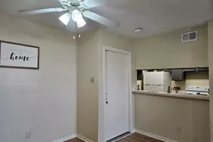 8433 Hearth Dr, Houston, TX 77054 - Photo 6