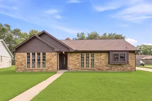 1824 Lazy Creek Ln, Pearland, TX 77581 - Photo 2