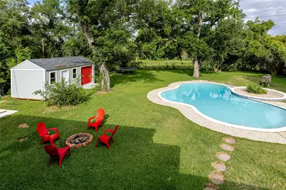 123 S Cedar Street, Lake Jackson, TX 77566 - Photo 22