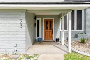 123 S Cedar St, Lake Jackson, TX 77566 - Photo 2
