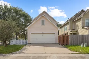 7143 Sun Village Dr, Houston, TX 77083 - Photo 30