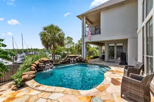 4 Mariners Ln, Kemah, TX 77565 - Photo 4