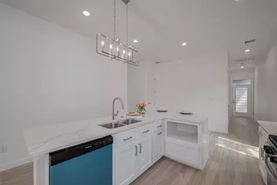 7307 W Knoll Street, Houston, TX 77028 - Photo 2