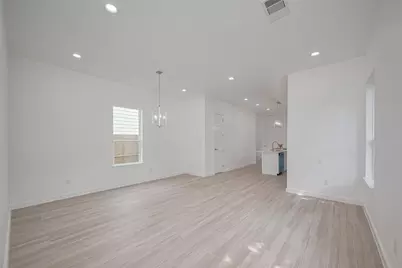 7307 W Knoll Street, Houston, TX 77028 - Photo 8
