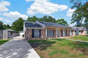 1319 Forsythe Ln, Houston, TX 77073 - Photo 2