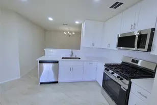 14122 Country Manor Dr, Sugar Land, TX 77498 - Photo 4