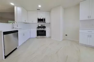 14122 Country Manor Dr, Sugar Land, TX 77498 - Photo 6