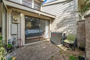 6261 Ludington Dr, Houston, TX 77035 - Photo 18