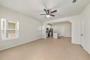 716 W Dallas St, Conroe, TX 77301 - Photo 4