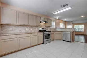 11956 Braes Park Dr, Houston, TX 77071 - Photo 8
