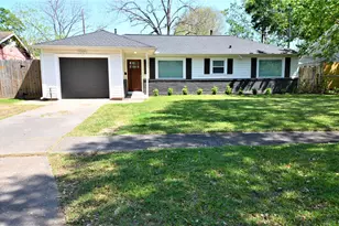 1906 Coulcrest Dr, Houston, TX 77055 - Photo 1