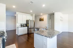 505 Prairie Grass Trl, Clute, TX 77531 - Photo 10