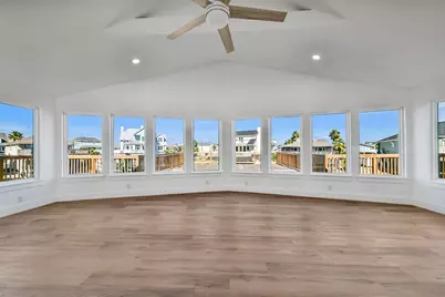 1326 Hawaii Drive, Tiki Island, TX 77554 - Photo 6