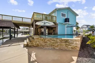1326 Hawaii Dr, Galveston, TX 77554 - Photo 4
