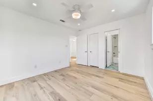 1326 Hawaii Dr, Galveston, TX 77554 - Photo 30