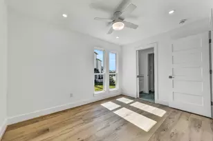 1326 Hawaii Dr, Tiki Island, TX 77554 - Photo 28