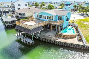 1326 Hawaii Dr, Tiki Island, TX 77554 - Photo 1