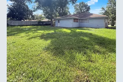 315 Pine Street, Lake Jackson, TX 77566 - Photo 22