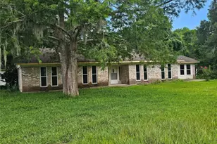 132 Otter Trail, Lake Jackson, TX 77566 - Photo 2