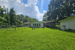 132 Otter Trail, Lake Jackson, TX 77566 - Photo 18