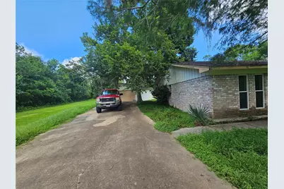 132 Otter Trail, Lake Jackson, TX 77566 - Photo 4