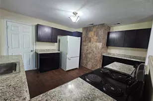 132 Otter Trail, Lake Jackson, TX 77566 - Photo 20