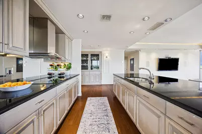49 Briar Hollow Lane #702, Houston, TX 77027 - Photo 12