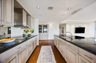 49 Briar Hollow Ln, Houston, TX 77027 - Photo 12