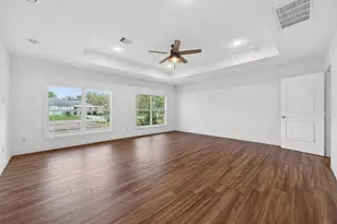 4719 Nina Lee Ln, Houston, TX 77092 - Photo 4